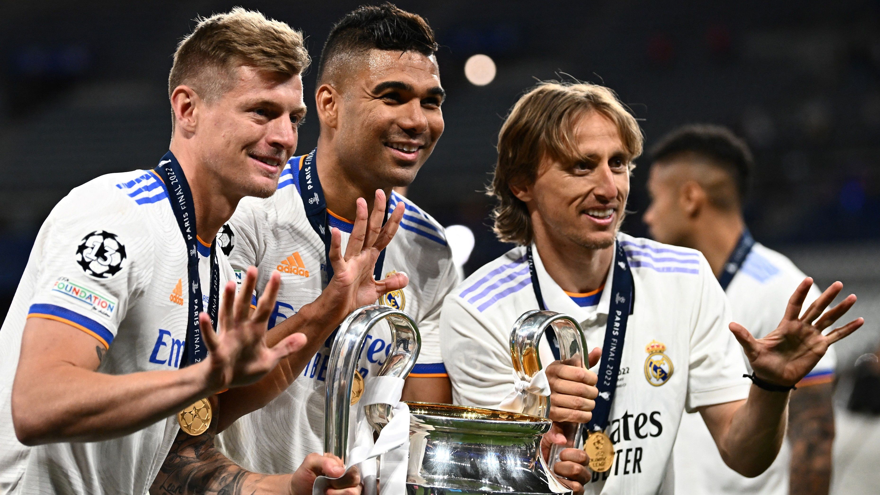 Bộ ba tiền vệ Casemiro, Kroos và Modric của Real Madrid