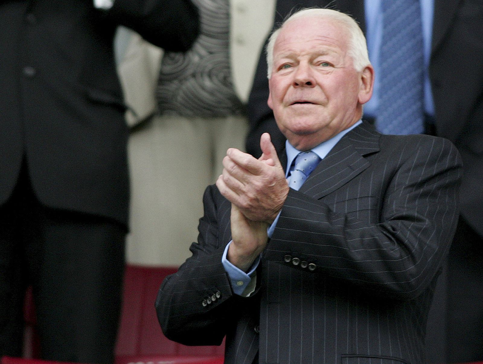 Dave Whelan - 220 triệu USD