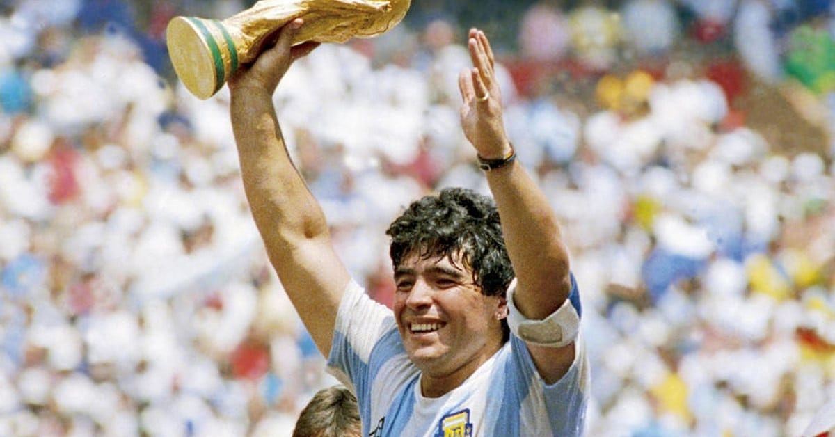 Diego Maradona - Huyền thoại bóng đá