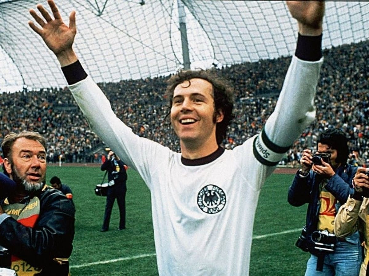 Franz Beckenbauer - Hoàng đế bóng đá