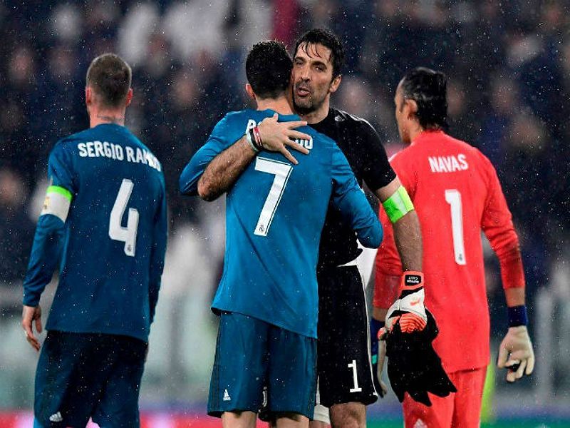 Ronaldo ghi siêu phẩm đẹp nhất C1: Buffon "cúi đầu" ví với Pele,...